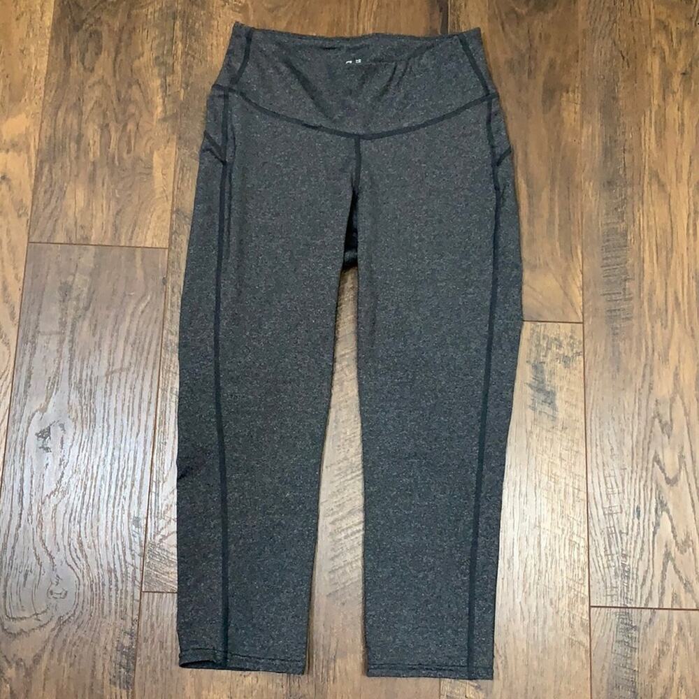 GapFit Factory Capris Charcoal Leggings